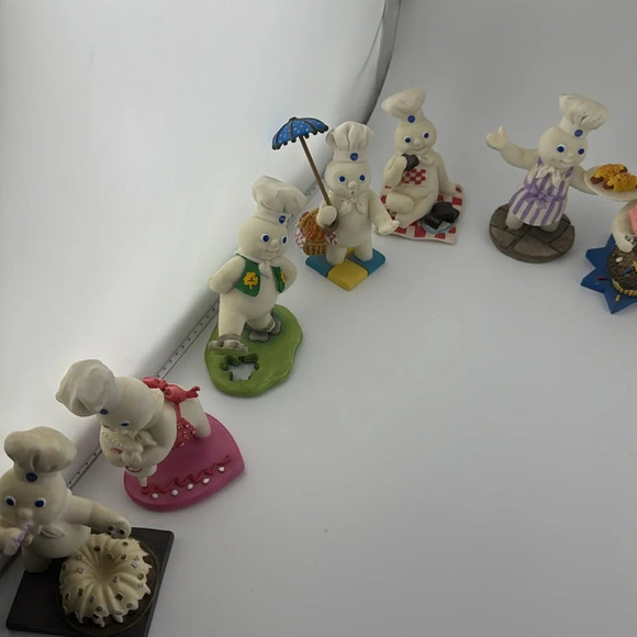 The Pillsbury Doughboy Danbury Mint Ceramic Figurines Jan-Dec 1997 VTG Bundle - Picture 11 of 16